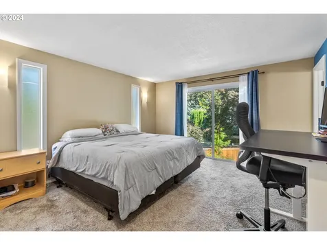 11720 SW Hazelwood Loop Portland OR 97223