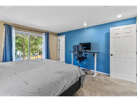 11720 SW Hazelwood Loop Portland OR 97223