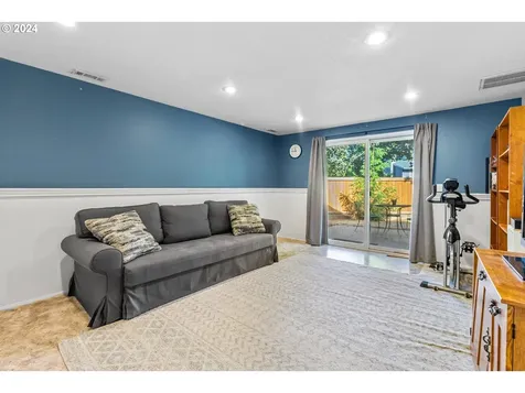 11720 SW Hazelwood Loop Portland OR 97223