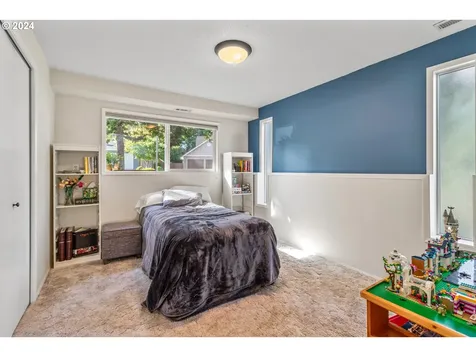 11720 SW Hazelwood Loop Portland OR 97223