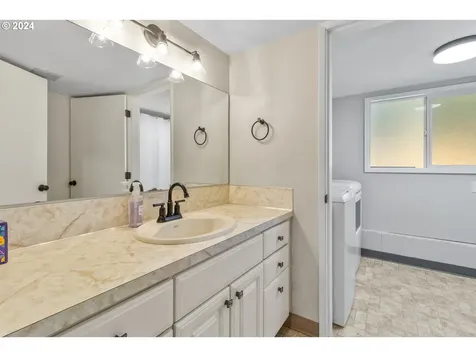 11720 SW Hazelwood Loop Portland OR 97223