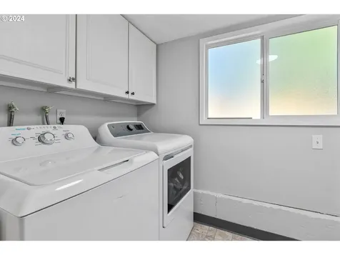 11720 SW Hazelwood Loop Portland OR 97223