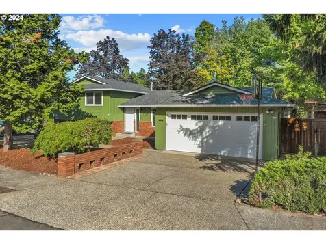 11720 SW Hazelwood Loop Portland OR 97223