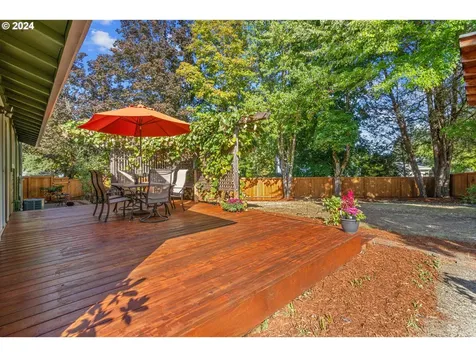 11720 SW Hazelwood Loop Portland OR 97223