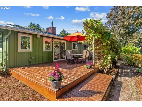 11720 SW Hazelwood Loop Portland OR 97223