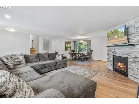 11720 SW Hazelwood Loop Portland OR 97223