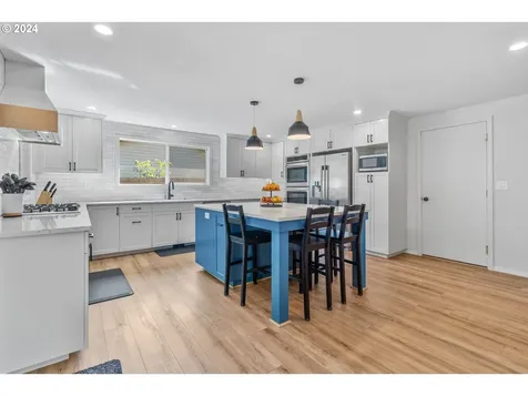 11720 SW Hazelwood Loop Portland OR 97223