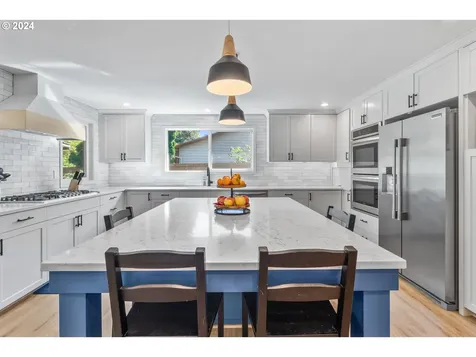 11720 SW Hazelwood Loop Portland OR 97223