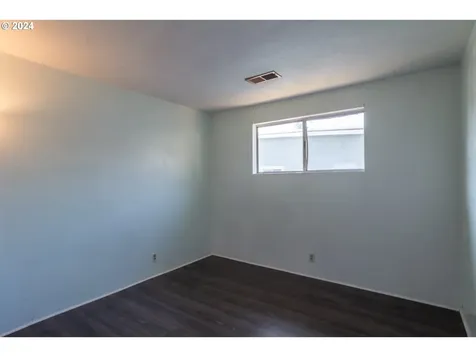 359 E Second Avenue Sutherlin OR 97479