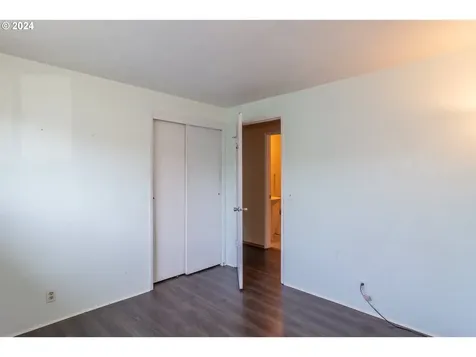 359 E Second Avenue Sutherlin OR 97479