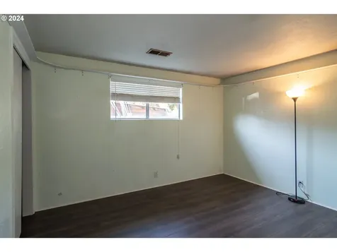 359 E Second Avenue Sutherlin OR 97479