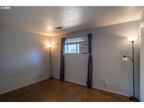 359 E Second Avenue Sutherlin OR 97479