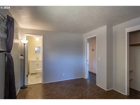 359 E Second Avenue Sutherlin OR 97479