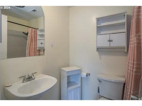 359 E Second Avenue Sutherlin OR 97479