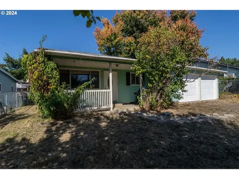 359 E Second Avenue Sutherlin OR 97479