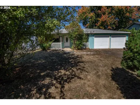 359 E Second Avenue Sutherlin OR 97479