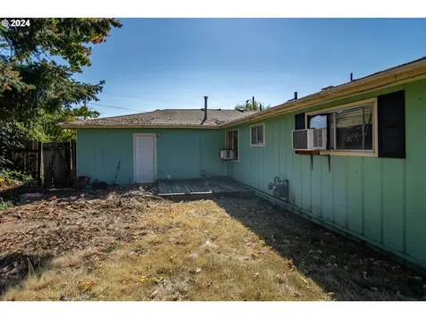 359 E Second Avenue Sutherlin OR 97479
