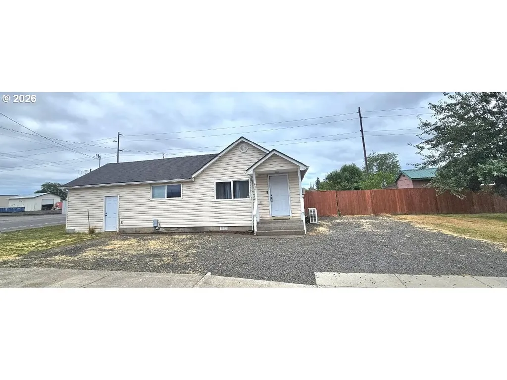 680 S 5th Street Harrisburg OR 97446