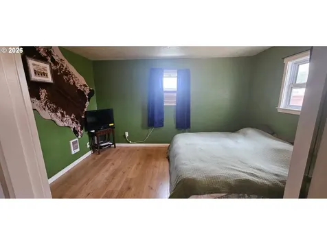 680 S 5th Street Harrisburg OR 97446