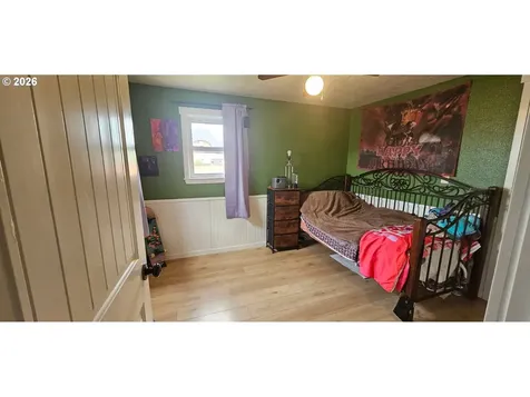 680 S 5th Street Harrisburg OR 97446