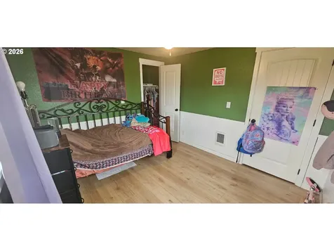 680 S 5th Street Harrisburg OR 97446