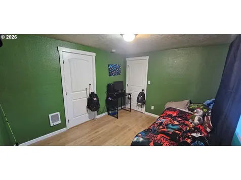 680 S 5th Street Harrisburg OR 97446
