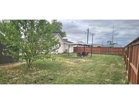 680 S 5th Street Harrisburg OR 97446