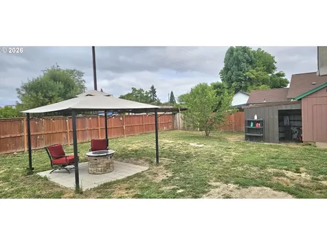 680 S 5th Street Harrisburg OR 97446