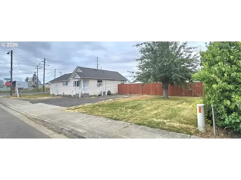 680 S 5th Street Harrisburg OR 97446