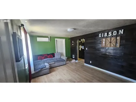 680 S 5th Street Harrisburg OR 97446