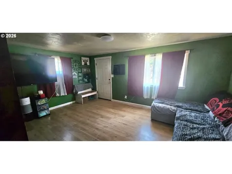 680 S 5th Street Harrisburg OR 97446
