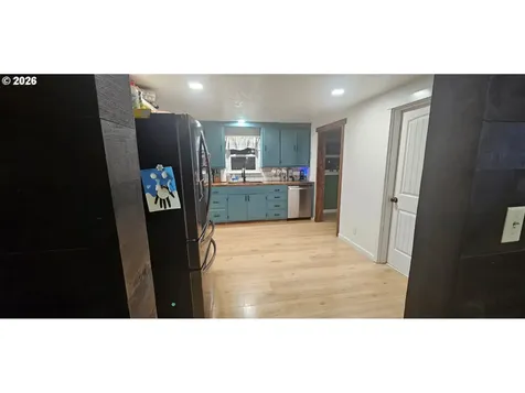 680 S 5th Street Harrisburg OR 97446