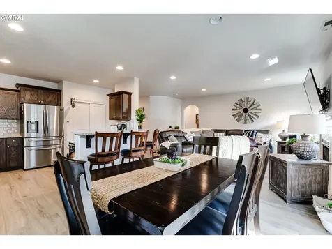 1933 S 59th Street Springfield OR 97478