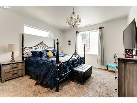 1933 S 59th Street Springfield OR 97478