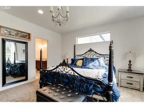 1933 S 59th Street Springfield OR 97478