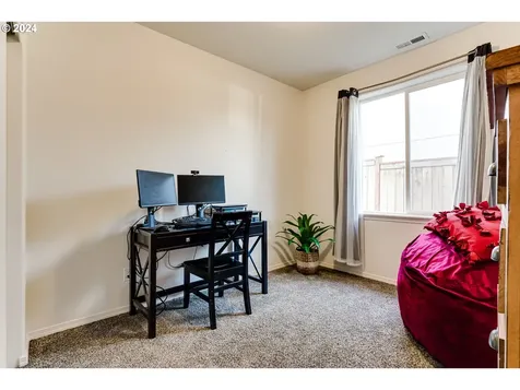 1933 S 59th Street Springfield OR 97478