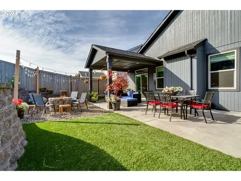 1933 S 59th Street Springfield OR 97478