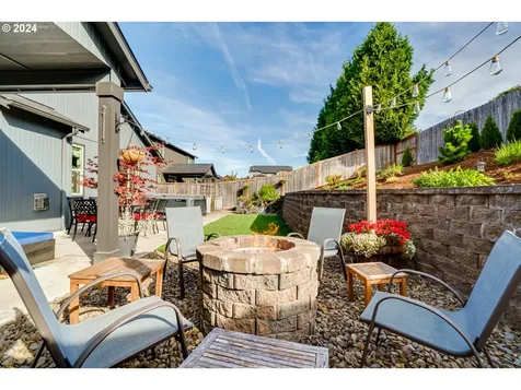 1933 S 59th Street Springfield OR 97478