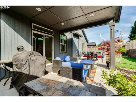 1933 S 59th Street Springfield OR 97478