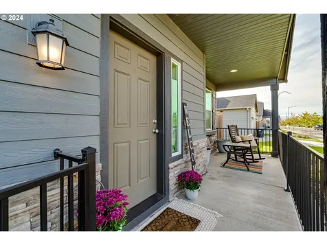 1933 S 59th Street Springfield OR 97478