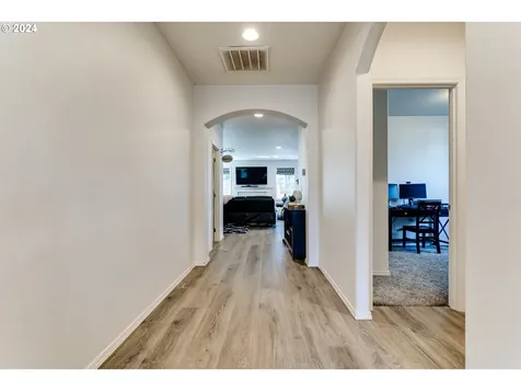 1933 S 59th Street Springfield OR 97478