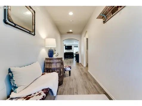 1933 S 59th Street Springfield OR 97478