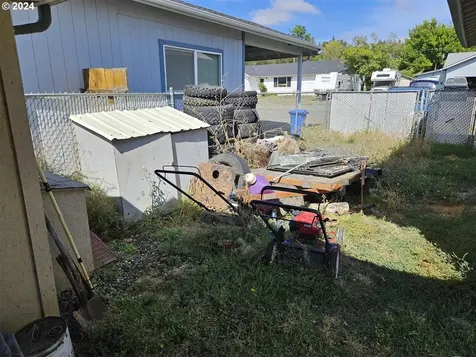 520 NW Tumlin Avenue Winston OR 97496