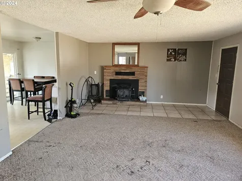 520 NW Tumlin Avenue Winston OR 97496