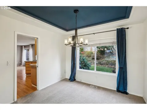 8863 SW Waverly Drive Portland OR 97224