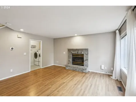 8863 SW Waverly Drive Portland OR 97224