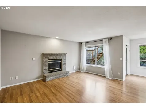 8863 SW Waverly Drive Portland OR 97224