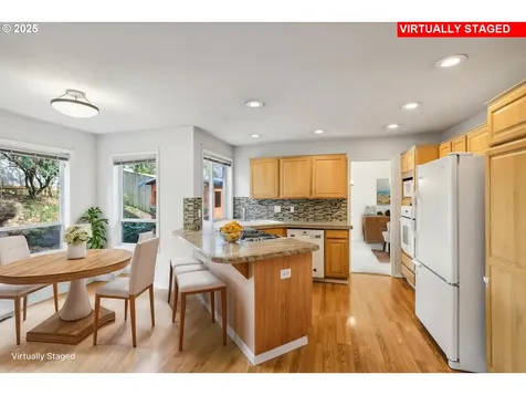 8863 SW Waverly Drive Portland OR 97224