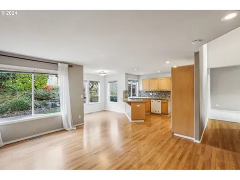 8863 SW Waverly Drive Portland OR 97224