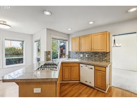 8863 SW Waverly Drive Portland OR 97224